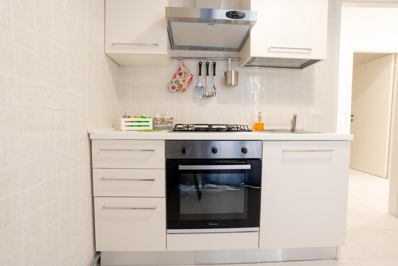 Chiale Holiday Apartments โปลีญาโนอามาเร ภายนอก รูปภาพ