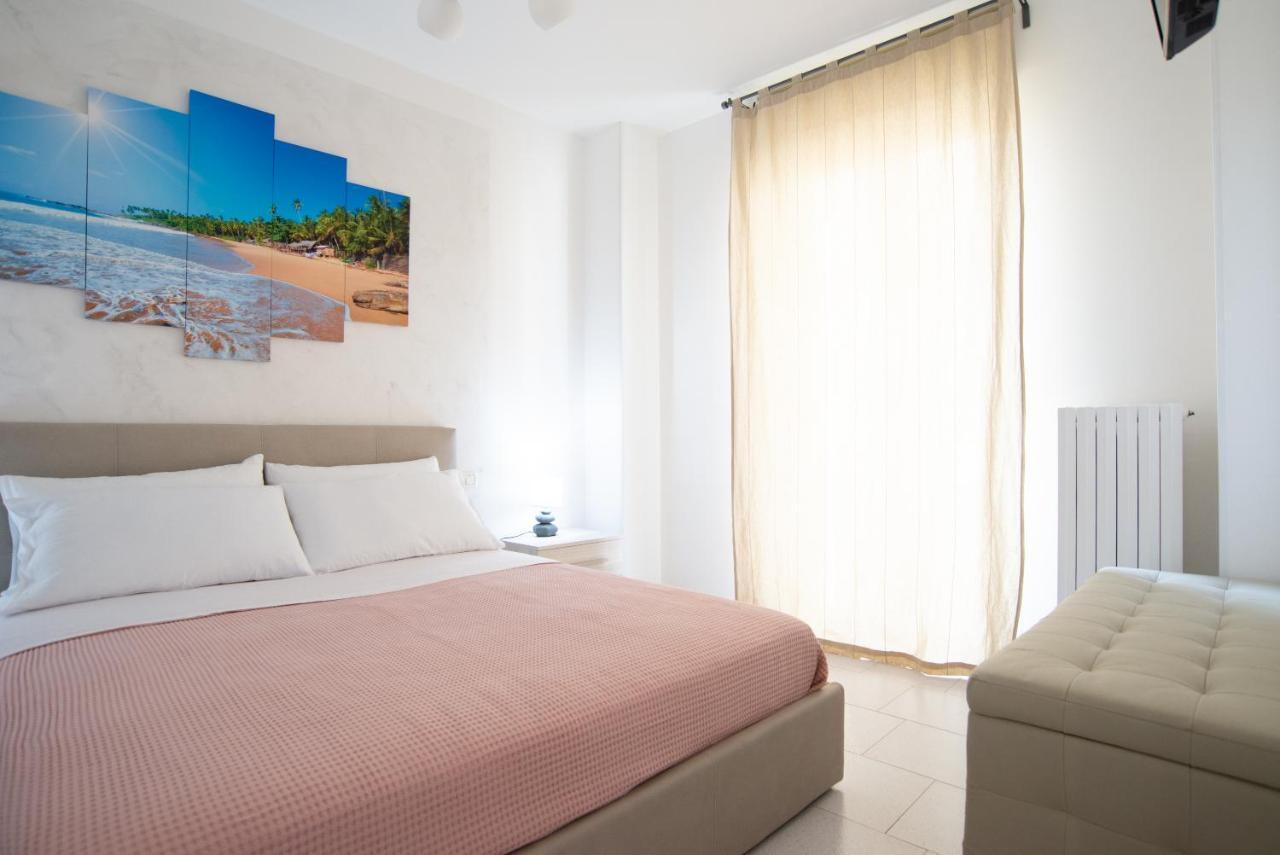 Chiale Holiday Apartments โปลีญาโนอามาเร ภายนอก รูปภาพ