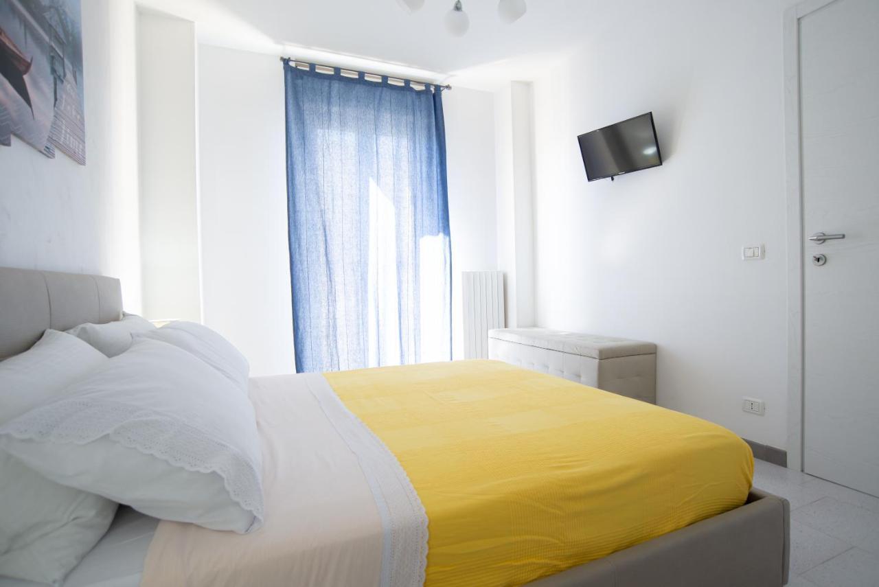 Chiale Holiday Apartments โปลีญาโนอามาเร ภายนอก รูปภาพ